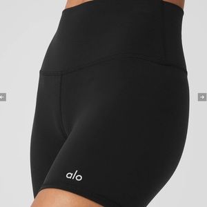 NWT ALO Yoga Biker Short